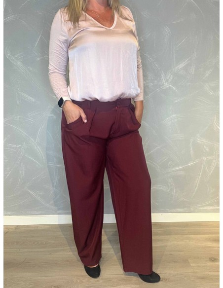 "Maroon habit bukser med brede ben og sidelommer til kvinder - TIPPY Collection"