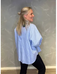 "Blå stribet skjorte med hvide striber til kvinder - Design by TIPPY" 2