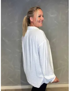 "Hvid tunika med flipkrave og plisseret front" 2