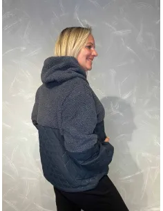 "Mørk grå quiltet anorak med hætte og lommer" 2