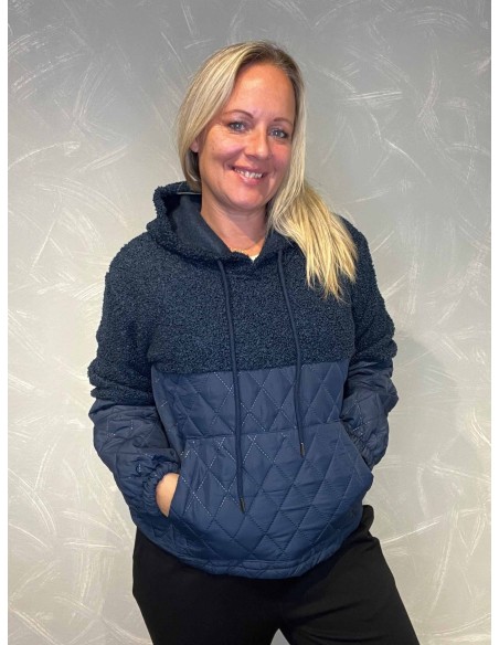 "Navy quiltet anorak med hætte og kængurolomme"