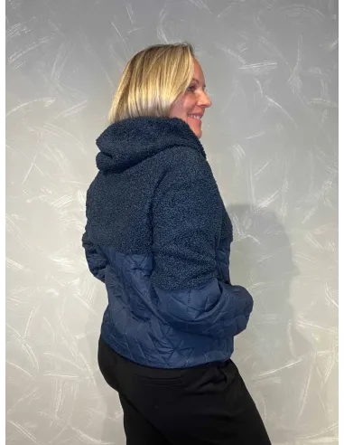 "Bagside af quiltet anorak med varm pasform"