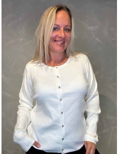 "Hvid cardigan med rib og knapper"