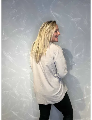 "Bagside af babyfløjl skjorte til kvinder - TIPPY"