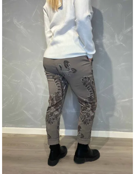"Bagside af bukser med paisley print til kvinder - TIPPY"
