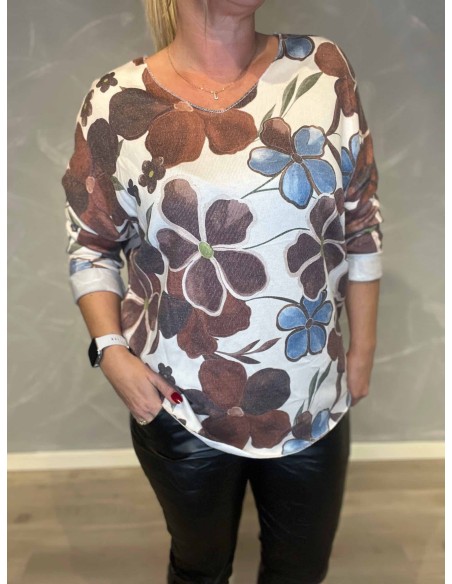 "Nærbillede af blomstermønster på brun/blå bluse til kvinder - TIPPY"