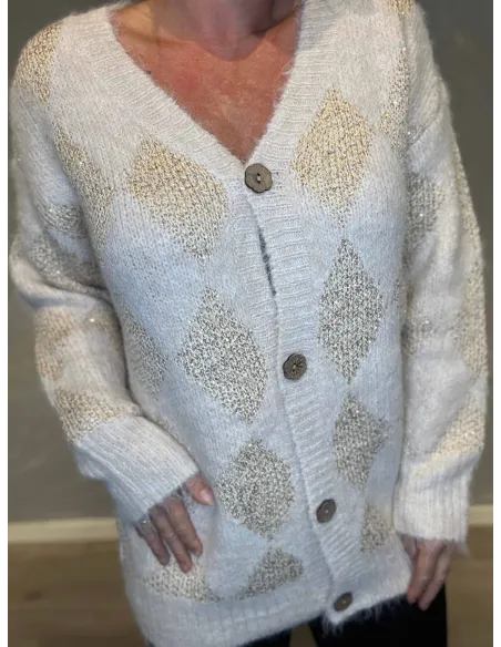 "Nærbillede af gulddetaljer på beige cardigan til kvinder - TIPPY"