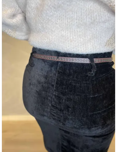 "Bagside af sort velour nederdel med lynlås til kvinder - TIPPY"