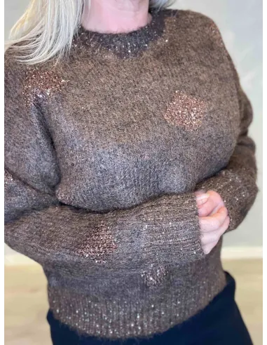 "Nærbillede af gulddetaljer på beige strik til kvinder - TIPPY"