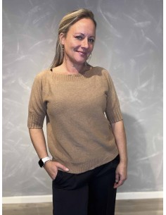 "Lys brun kortærmet strik med rund hals til kvinder - TIPPY Collection"