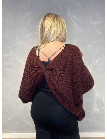 "Bagside af bordeaux strik poncho med ballonærmer og knude bagved til kvinder - TIPPY"