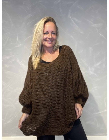 "Mørk brun strik poncho med ballonærmer og knude bagved til kvinder - TIPPY Collection