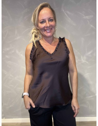 35871 ÆRMELØS SATIN TOP MED FLÆSER BRUN