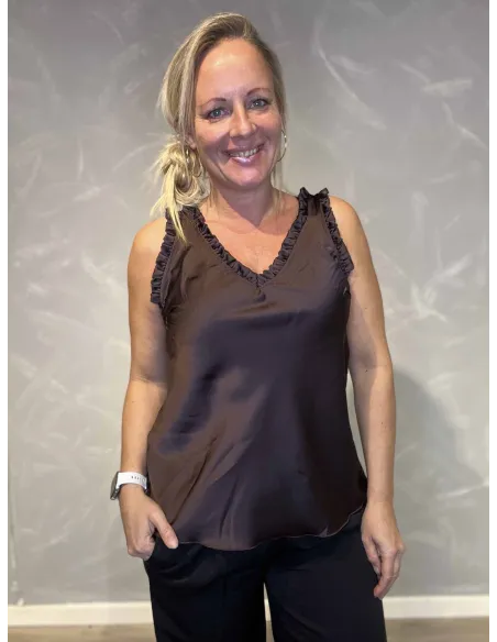 35871 ÆRMELØS SATIN TOP MED FLÆSER BRUN