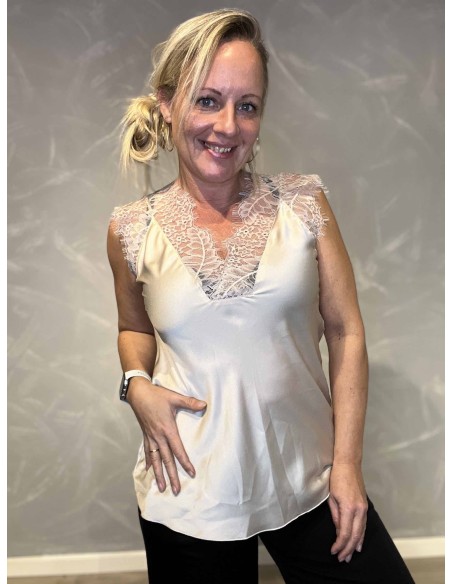 cream satin top med blondkant til kvinder – TIPPY Collection