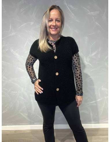 Sort strikvest med knapper til kvinder – TIPPY Collection