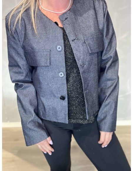 Knapdetalje på let denim blazer jakke – TIPPY