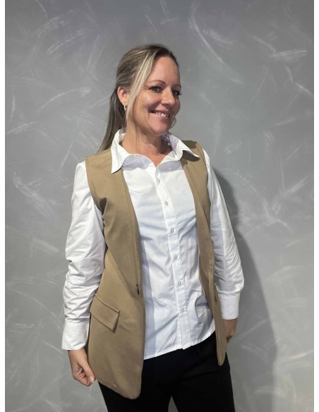 Latte vest med pyntelommer og knap til kvinder – TIPPY Collection