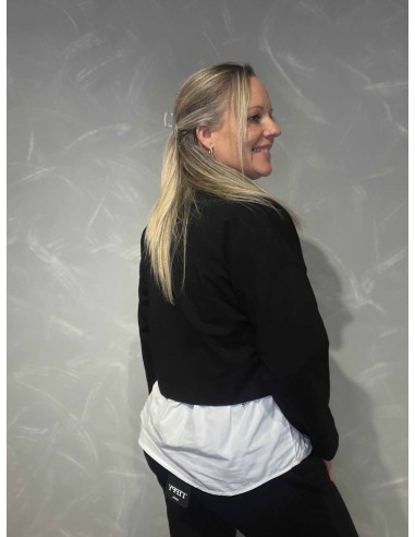 Bagside af sort kort jakke til kvinder – TIPPY