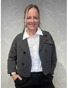 Grå kort jakke med fire knapper til kvinder vist åben – Italian Select