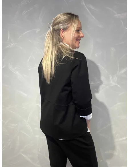 Bagside af sort blazer jakke til kvinder – TIPPY