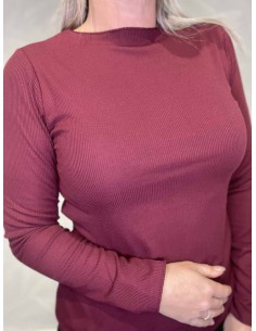 Bordeaux langærmet rib bluse med rund hals til kvinder – TIPPY Collection 2