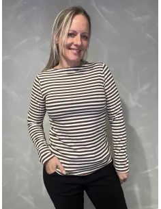 Brun/hvid stribet langærmet rib bluse med rund hals til kvinder – TIPPY Collection
