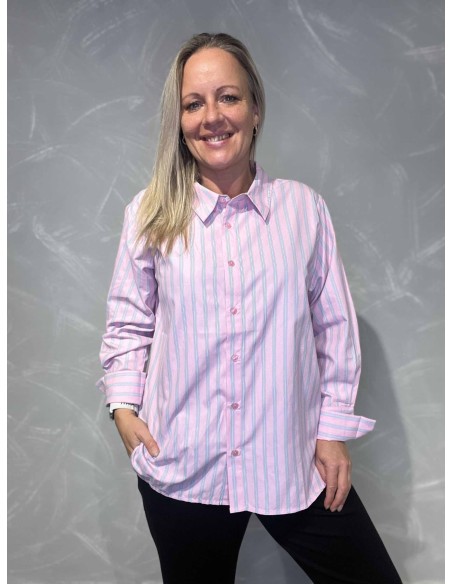 Rosa stribet skjorte med manchetter til kvinder – Design by TIPPY