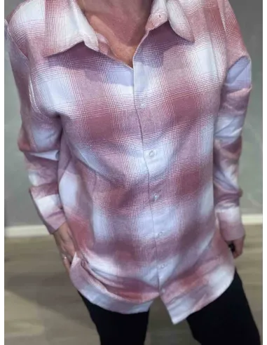 Knaplukning og ternet struktur på rosa bomuldsskjorte – TIPPY