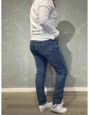 “Bagside af Karostar blå denim jeans til kvinder – TIPPY