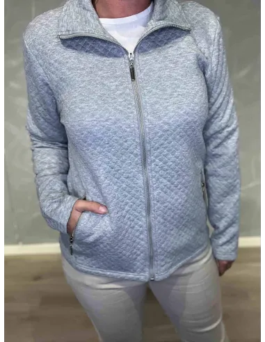 Nærbillede af quiltet mønster på jakke – TIPPY