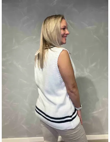 Bagside af hvid kabelstrik slipover til kvinder – TIPPY