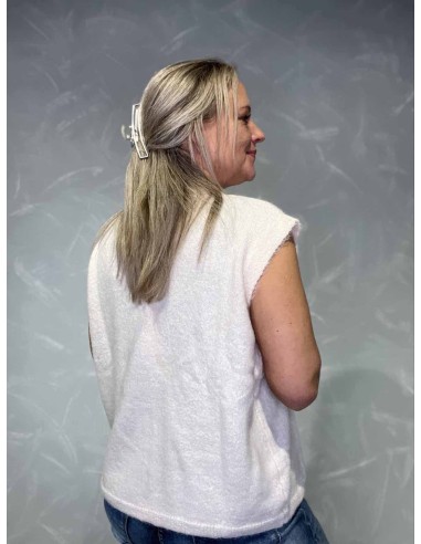 Bagside af rosa strikvest med knapper – TIPPY