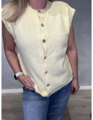 “Nærbillede af strikstruktur på strikvest – TIPPY