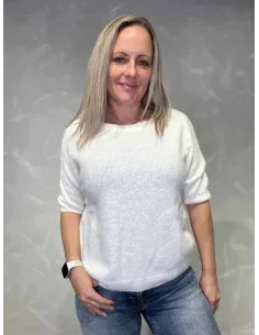 Hvid strikbluse med korte ærmer til kvinder – Tippy Collection