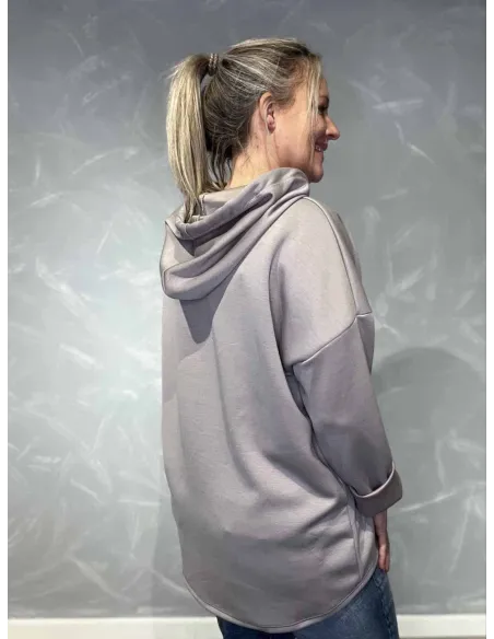 Bagside af beige hoodie til kvinder – TIPPY