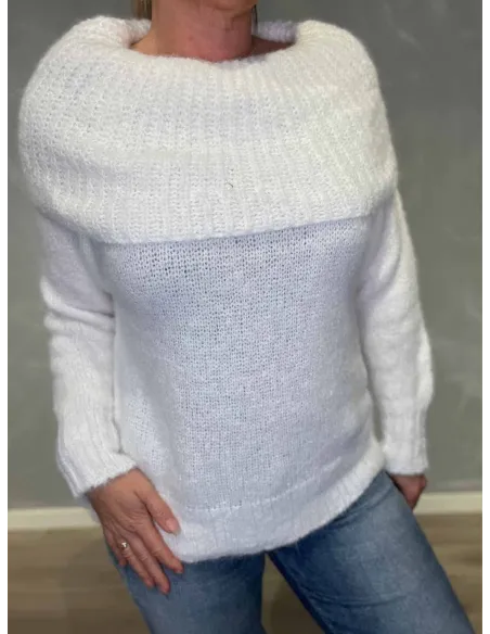 Nærbillede af strikstruktur på off shoulder strik – TIPPY