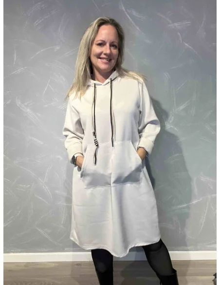 Sand sweatkjole med hætte og kængurulomme til kvinder – Tippy Collection