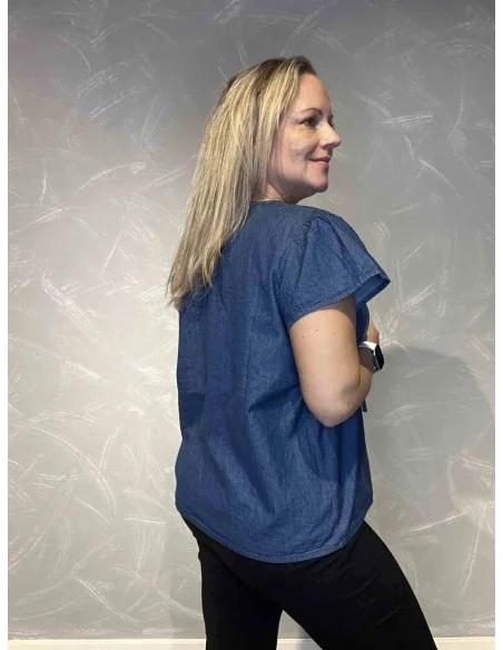 Bagside af denim t-shirt til kvinder – TIPPY