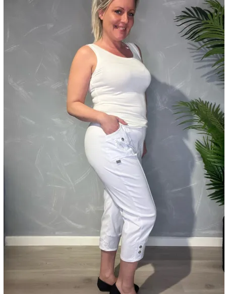 Knickers set fra siden, viser den høje talje og knapper ved benene- TIPPY