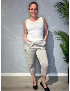 Beige knickers med elastik i taljen og lynlåslommer til kvinder – Cherry Berry