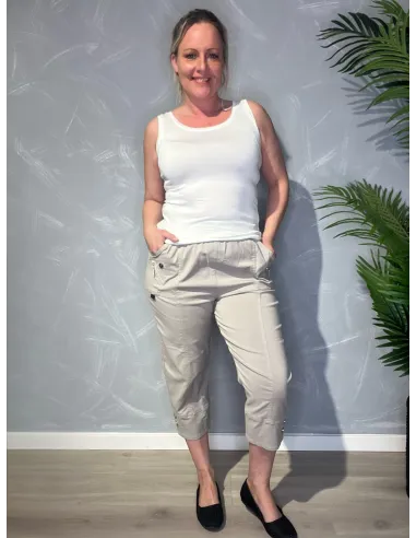 Beige knickers med elastik i taljen og lynlåslommer til kvinder – Cherry Berry