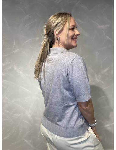 Bagside af lys grå cardigan i let strik til kvinder – TIPPY