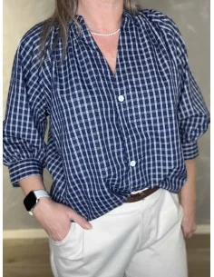 Navy småternet skjorte med kinakrave til kvinder – Design by TIPPY 2