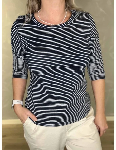 Nærbillede af striber på t-shirt – TIPPY