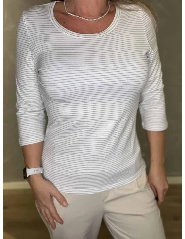 Stribet mønster på milk/sky t-shirt – TIPPY