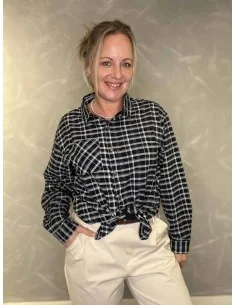 Navy ternet skjorte med trykknapper til kvinder – TIPPY 2