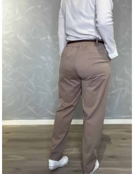 Bagside af beige business bukser med bælte til kvinder – TIPPY