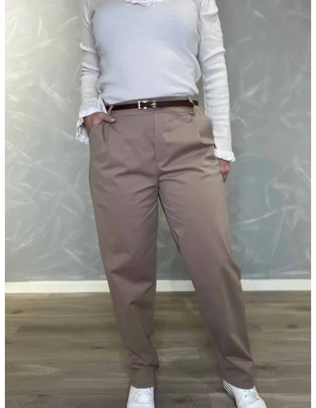 Beige business bukser med bælte til kvinder – TIPPY Collection
