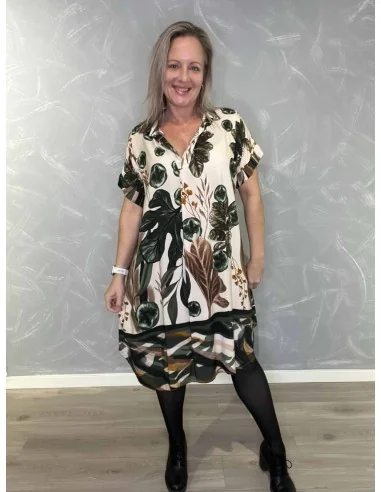 Grøn botanisk kjole med bladprint til kvinder – TIPPY Collection